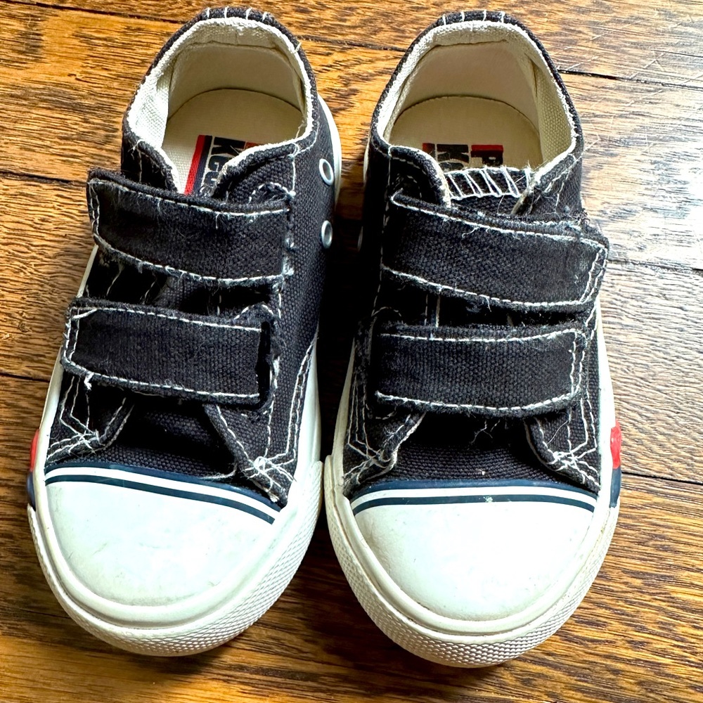 Black Keds - toddler shoes size 5